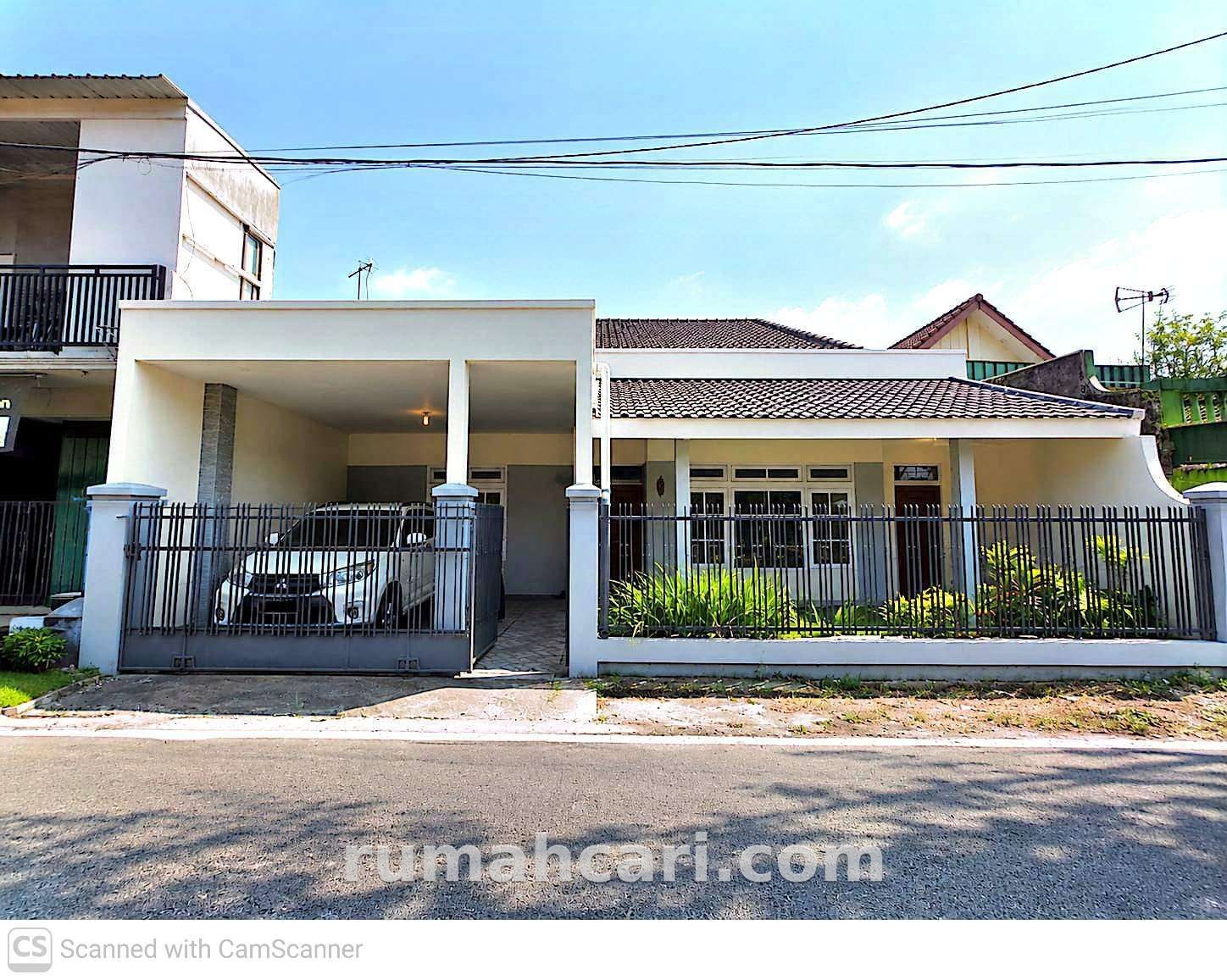 RUMAH LUAS STRATEGIS DI KEBONAGUNG, MALANG