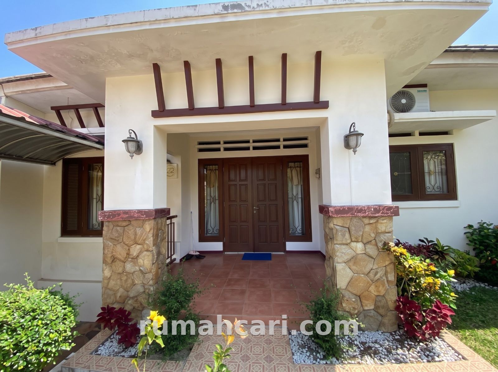 RUMAH BARU RENOVASI SIAP HUNI DI THE TAMAN DAYU - foto 2