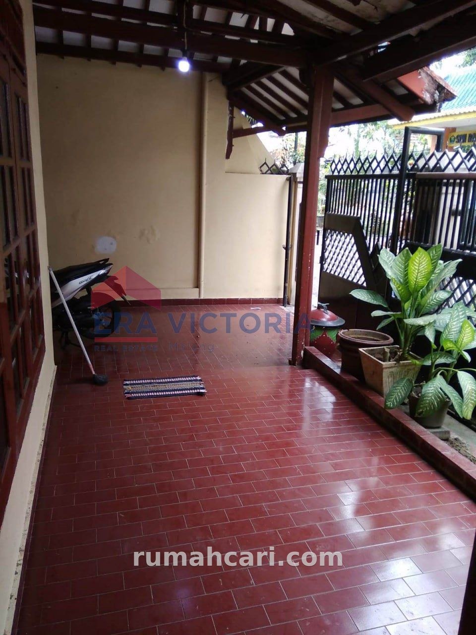 Rumah Dijual di Tengah Kota Malang, 5 Kamar Dekat Pasar - foto 2