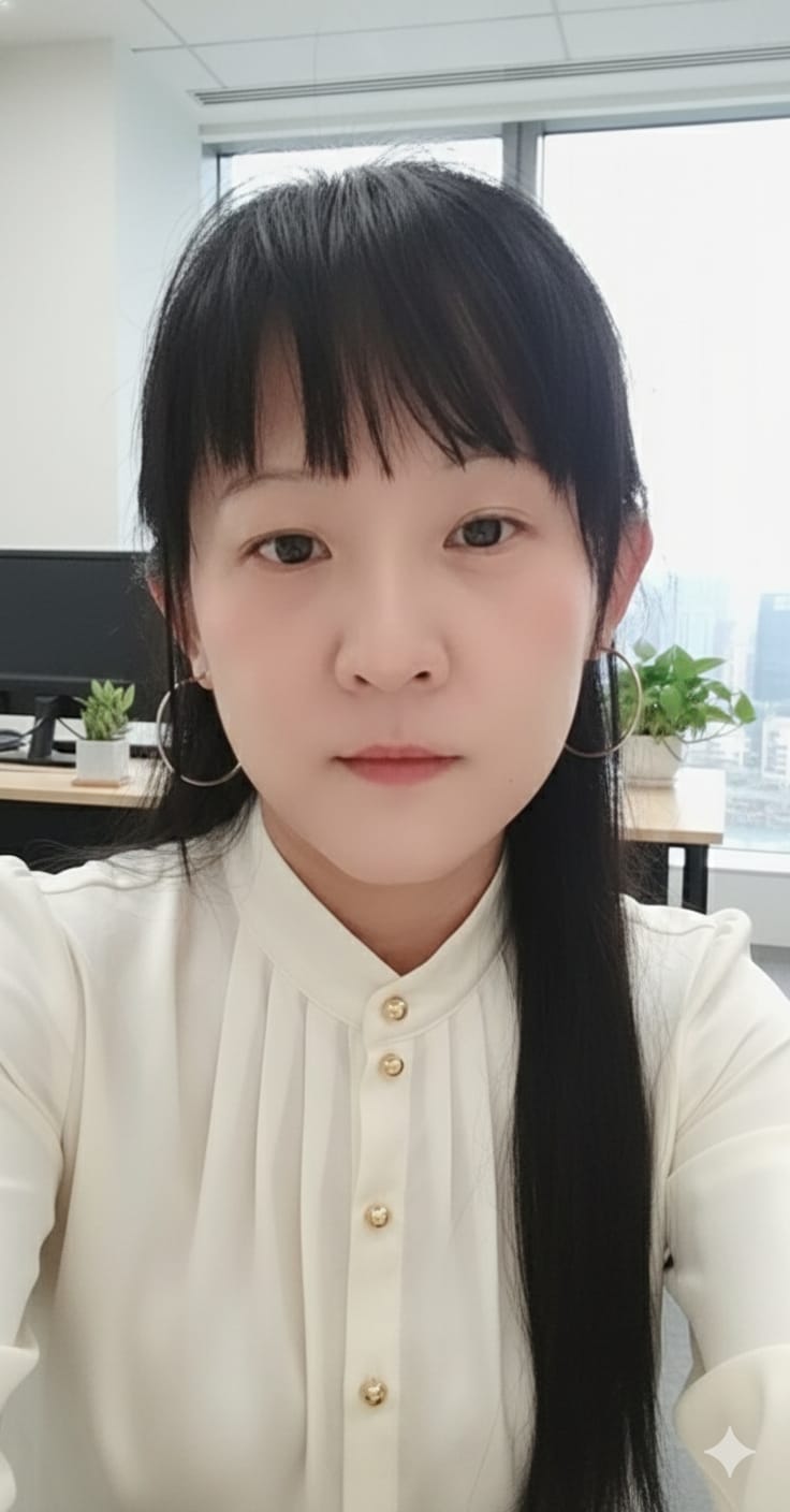 Foto Holly permatasari