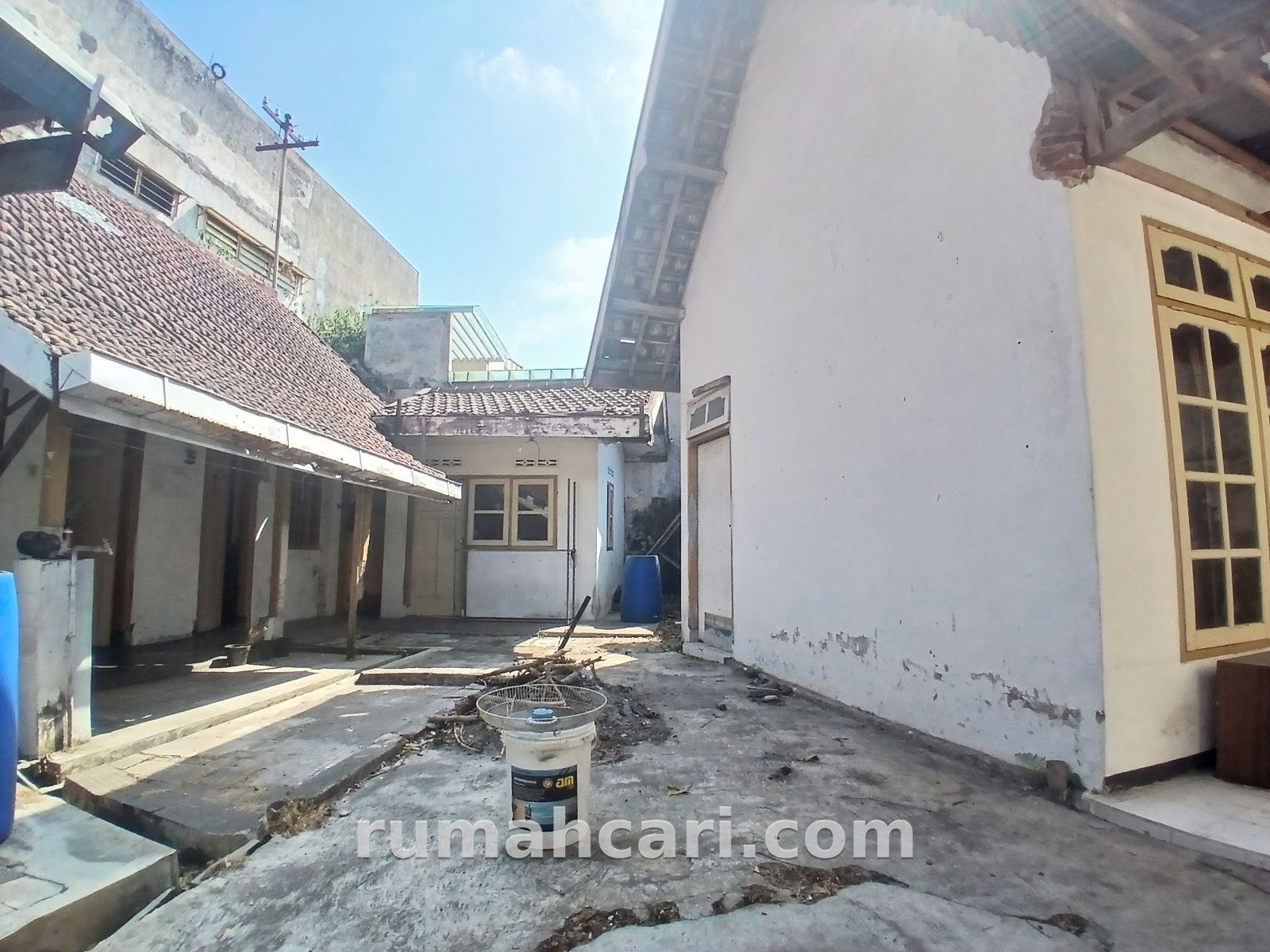 Rumah untuk Cafe – Luas 667 m², 5 Kamar, 2 Kamar Mandi, SHM - foto 7