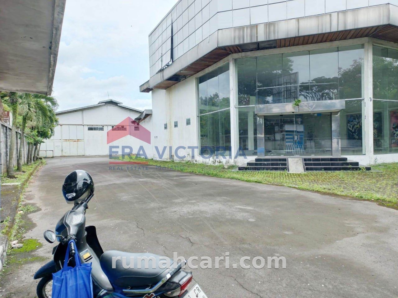 Ruang Usaha & Gudang Luas Dijual atau Disewa, Akses Kendaraan Besar