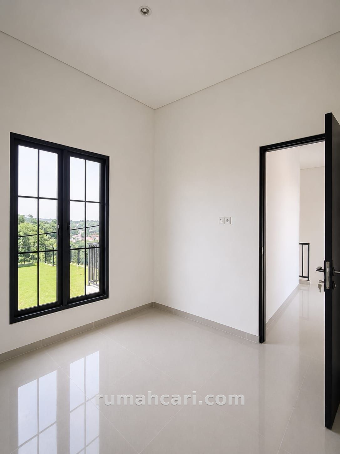 Rumah Mewah di Lokasi Strategis, 3 Kamar Tidur - foto 3