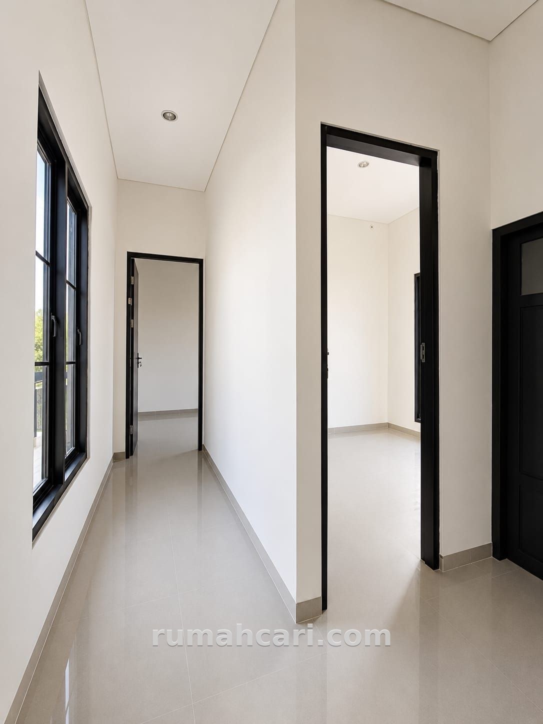 Rumah Mewah di Lokasi Strategis, 3 Kamar Tidur - foto 6