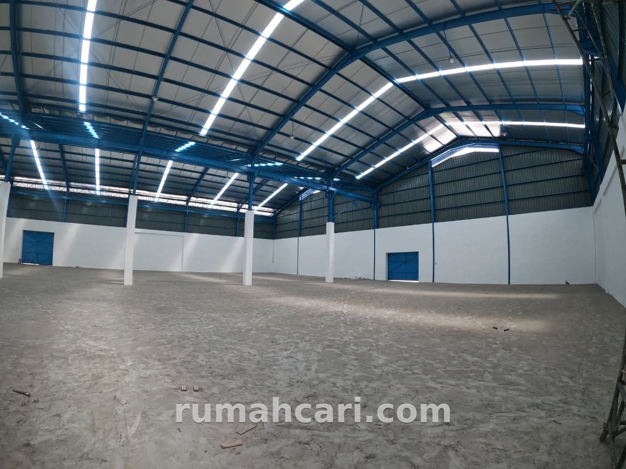 Gudang Disewakan di Sukun, Kota Malang, Luas Tanah 4000 m², Bangunan 1872 m² - foto 2