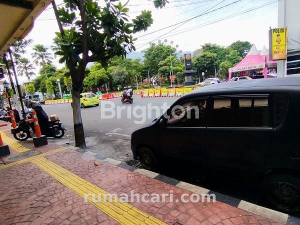 Ruko 2 Lantai Strategies Alun-alun Batu  - foto 8