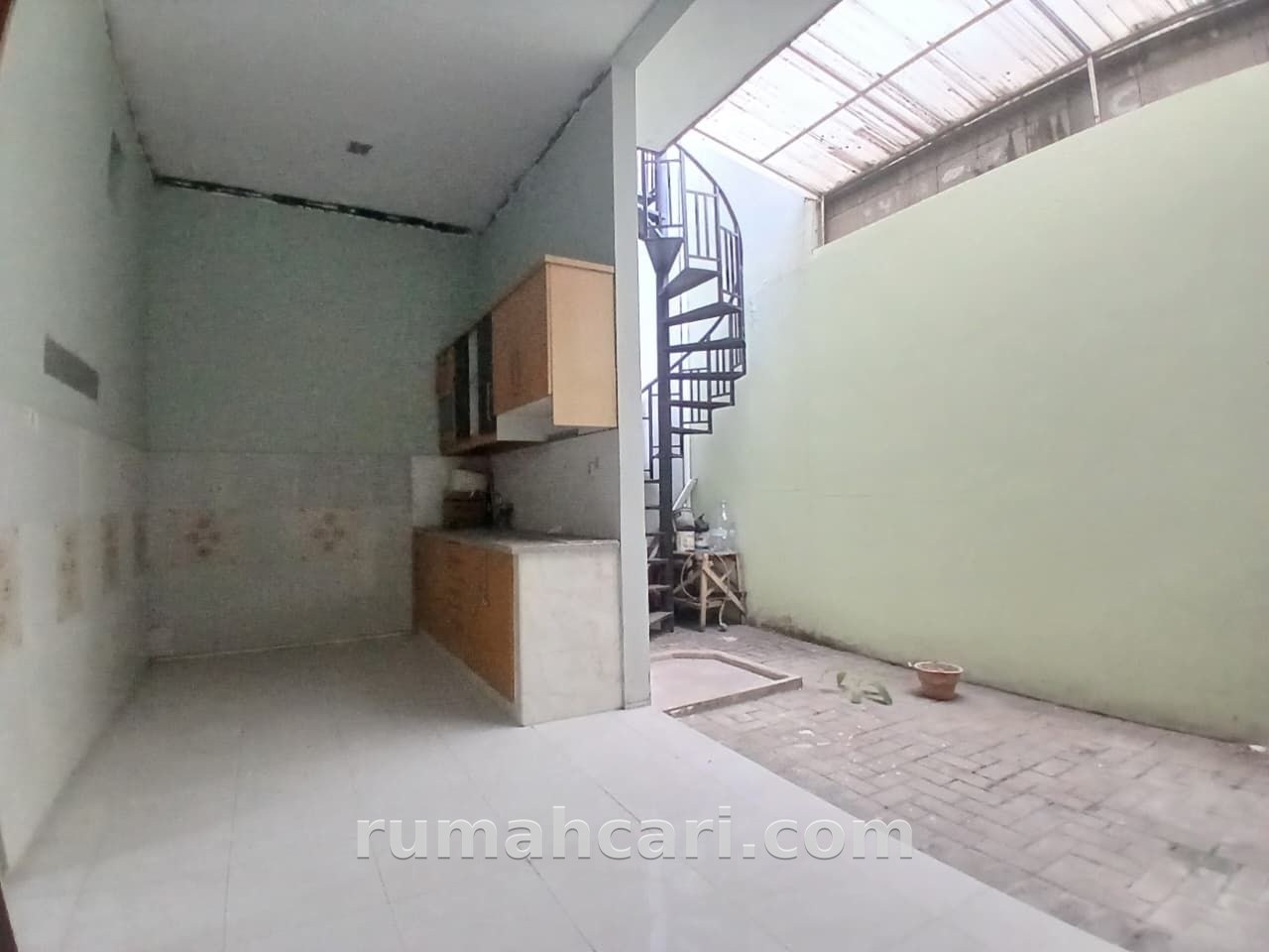 Rumah Disewakan 4 Kamar Tidur di Lowokwaru, Kota Malang, LT 200 m² LB 140 m² - foto 2