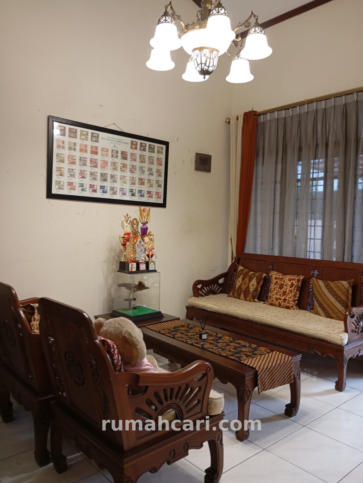 Rumah 3+1 di Komp. Petukangan Indah, Jakarta Selatan