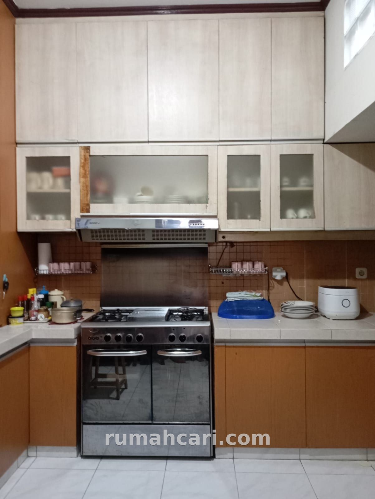 Rumah 3+1 di Komp. Petukangan Indah, Jakarta Selatan - foto 2