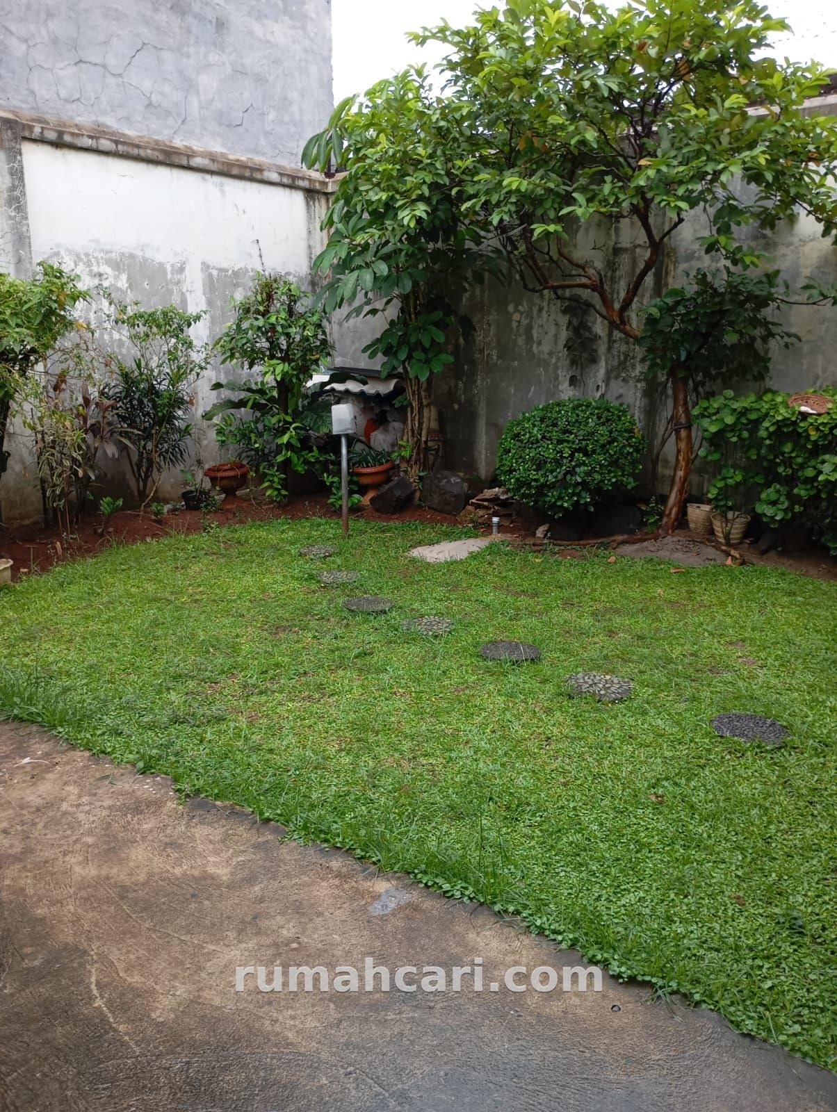 Rumah 3+1 di Komp. Petukangan Indah, Jakarta Selatan - foto 3