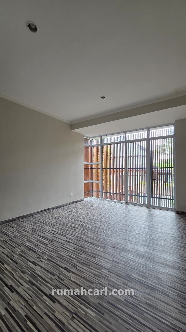 Dijual - Rumah di Kebayoran Bintaro Jaya Sektor 7 - foto 5