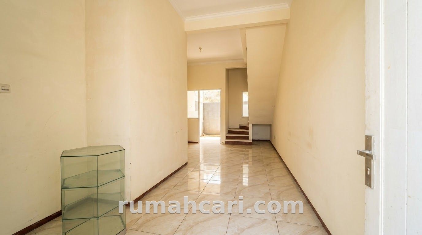 RUMAH 2 LANTAI STRATEGIS DI CEMOROKANDANG, MALANG - foto 6