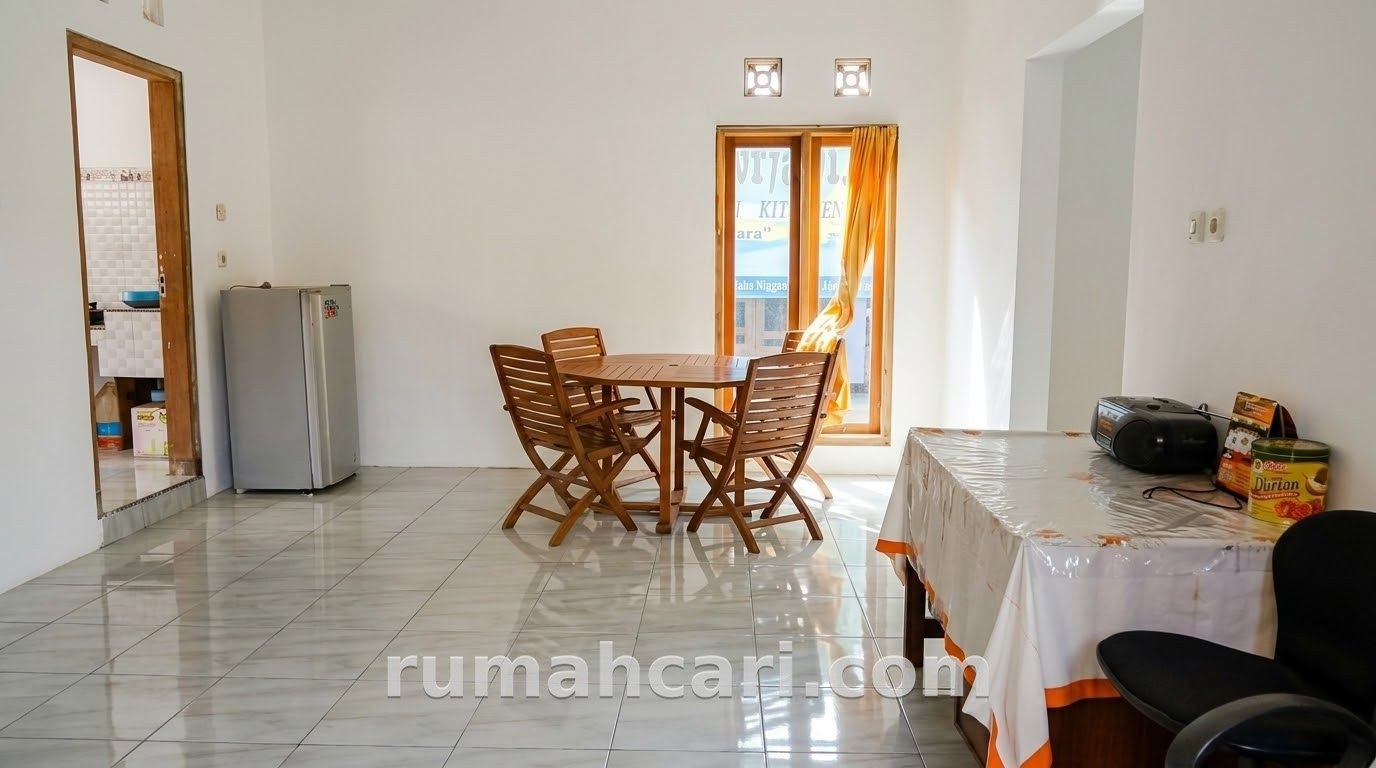 RUMAH STRATEGIS DI JALAN UTAMA KEMIRI, KEPANJEN - foto 4