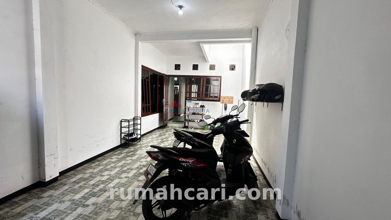Peluang Investasi Properti! Rumah Kost Active Full Furnished 6 KT Lokasi Strategis Dekat Pusat Perbelanjaan - foto 7
