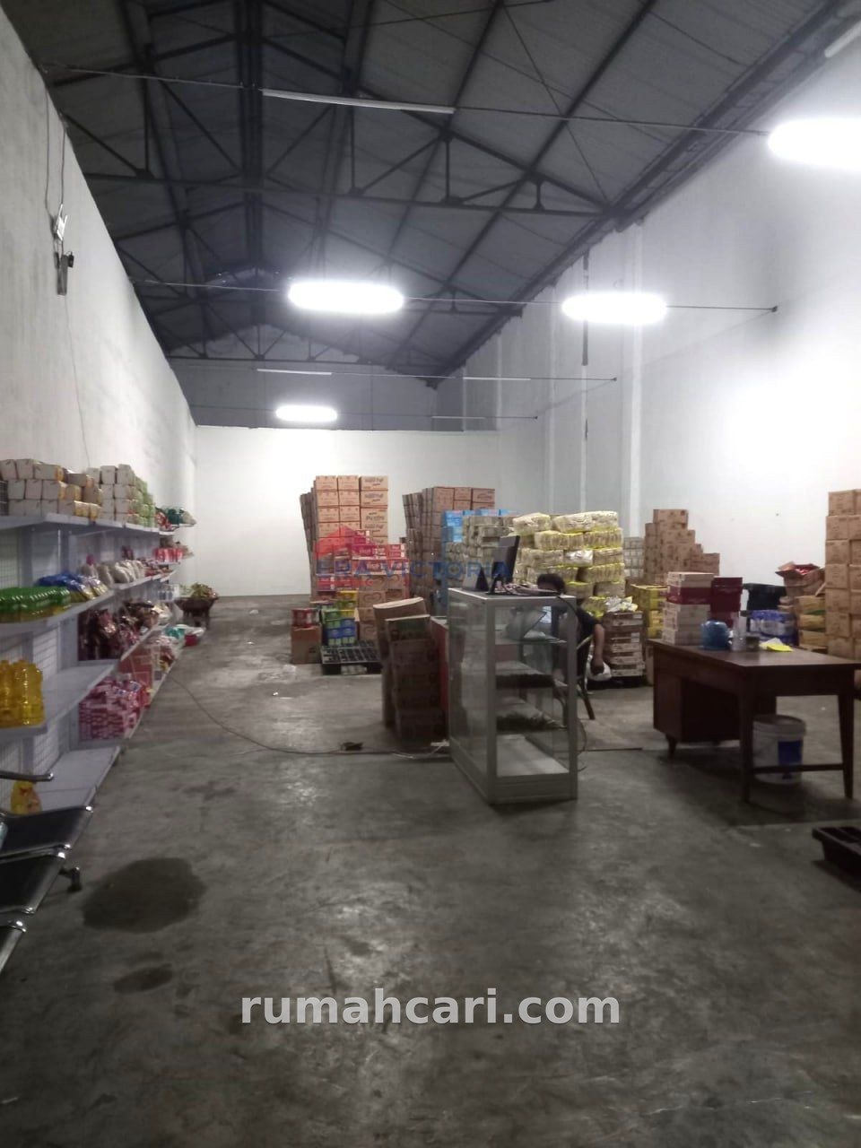 Disewakan Gudang/Toko Siap Pakai Poros Jalan Utama Malang, LT/LB 600m², Bangunan Kokoh - foto 4