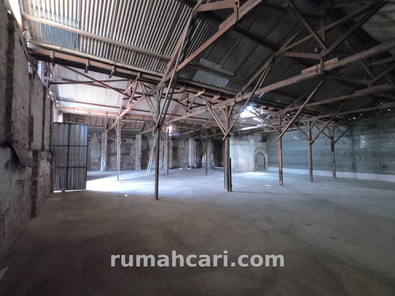 Gudang Disewakan di Blimbing, Kota Malang, Luas 400m² - foto 4