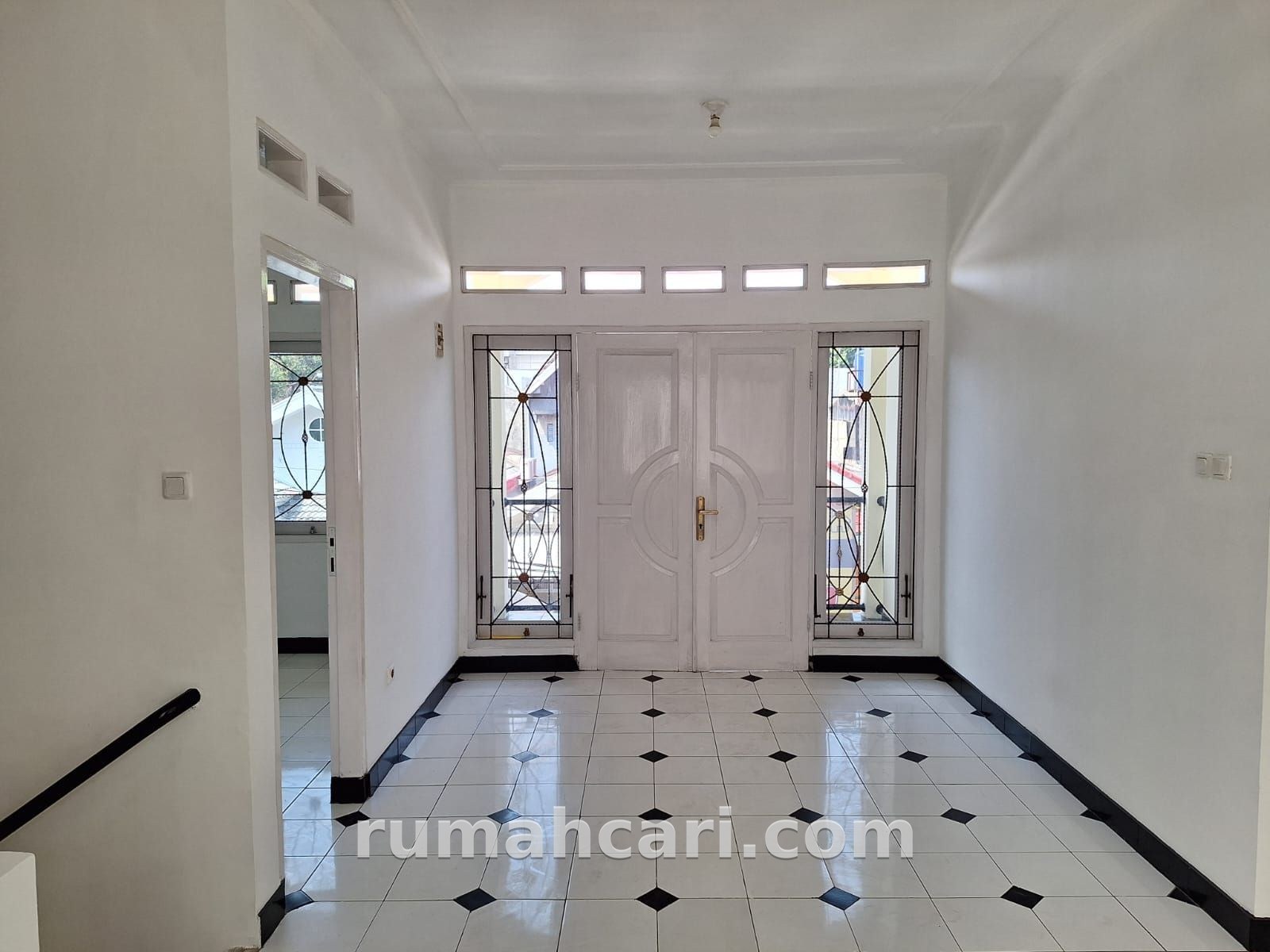 Rumah 4+1+1, 120 m2 tanah, 155 m2 bangunan, SHM, Rp2,900,000,000 - foto 6