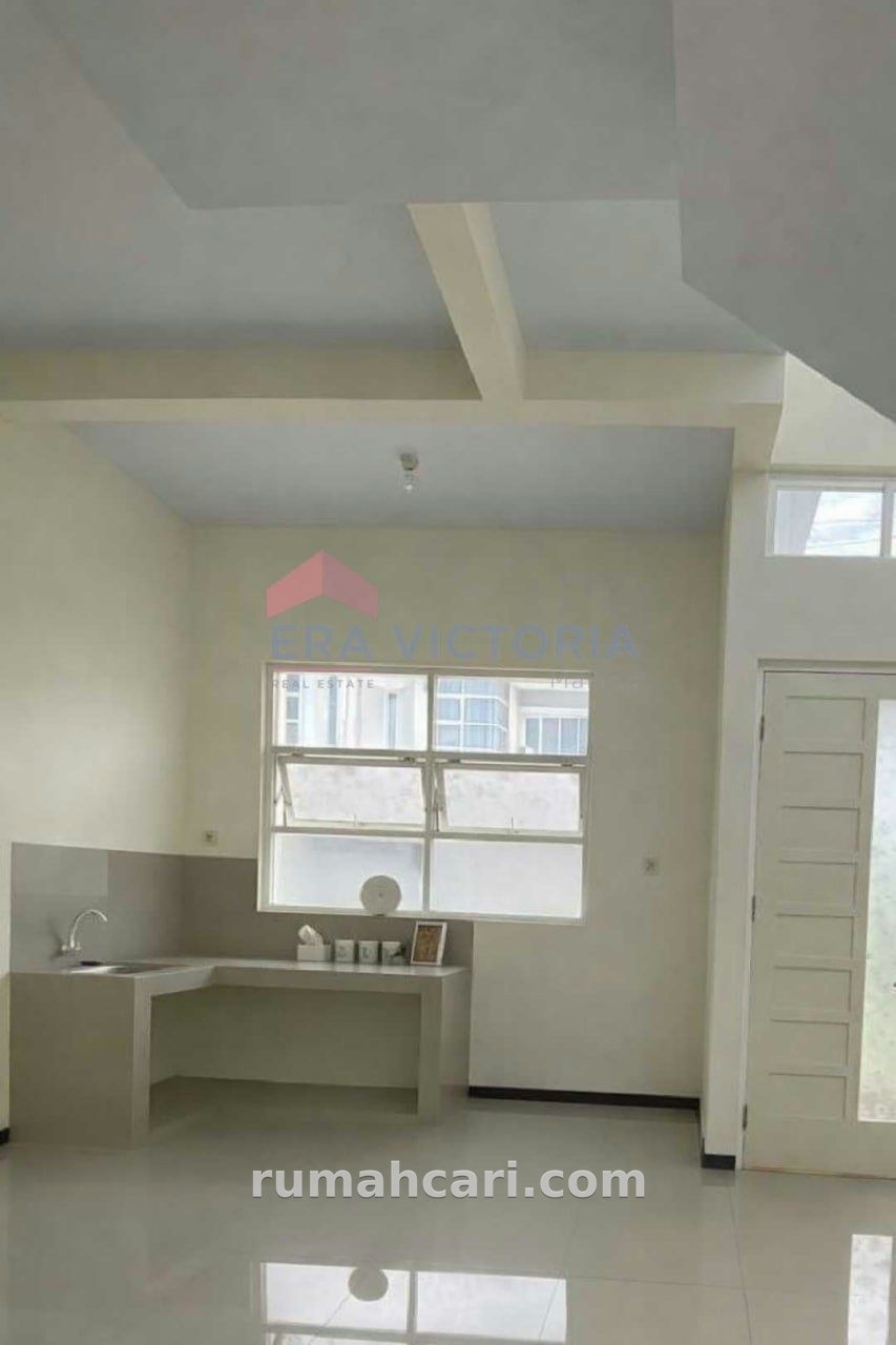 Rumah 2lt SHM dekat kampus dan cafe, one gate system - foto 3