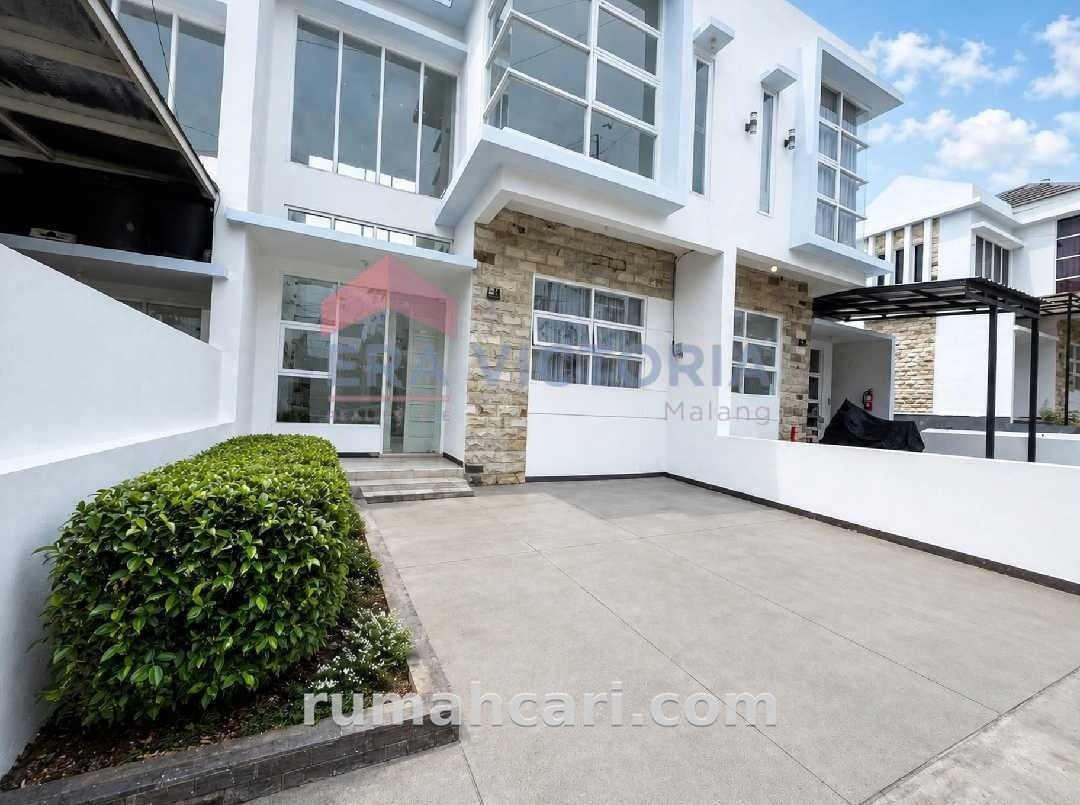 Rumah 2lt SHM dekat kampus dan cafe, one gate system - foto 4