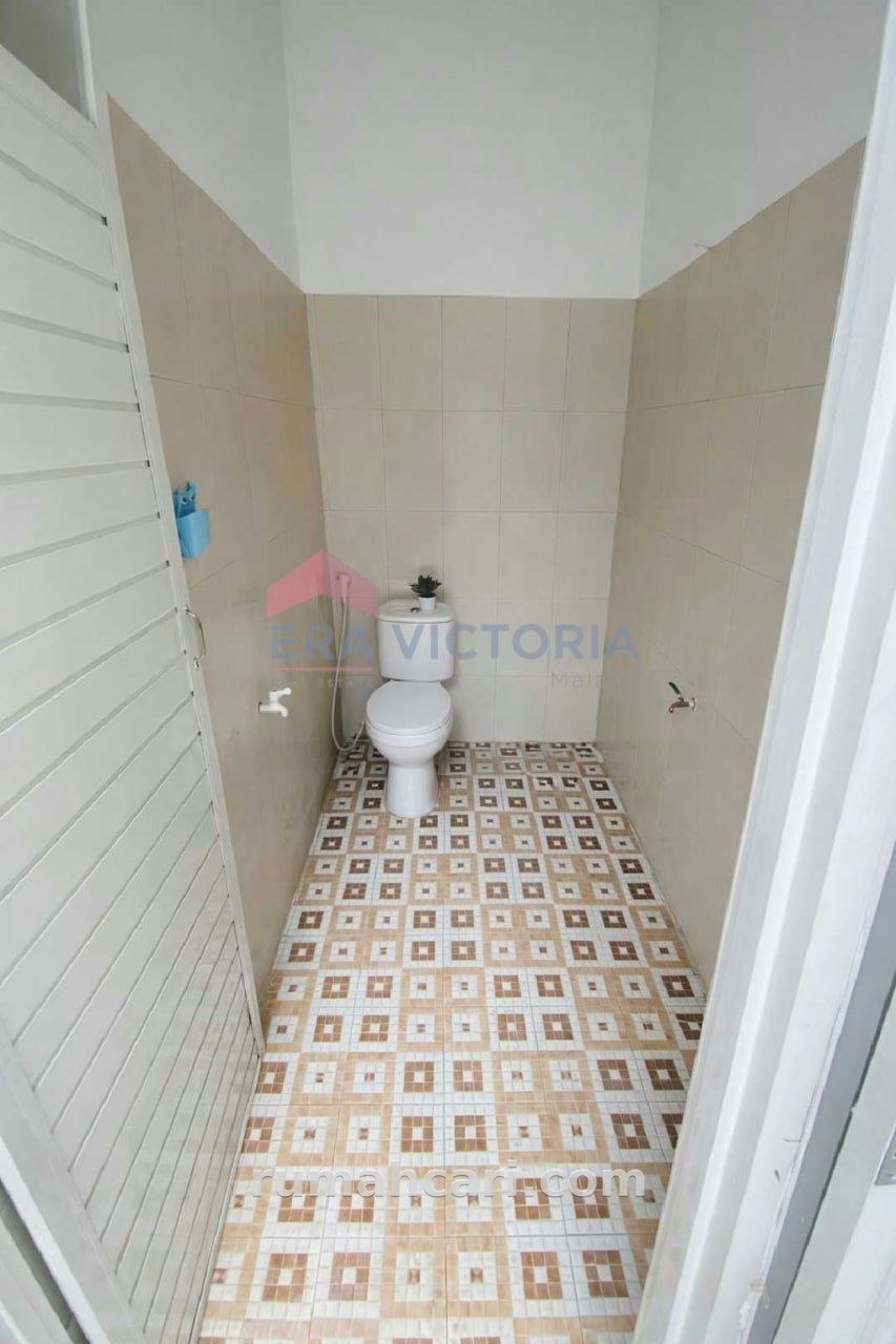Rumah 2lt SHM dekat kampus dan cafe, one gate system - foto 5