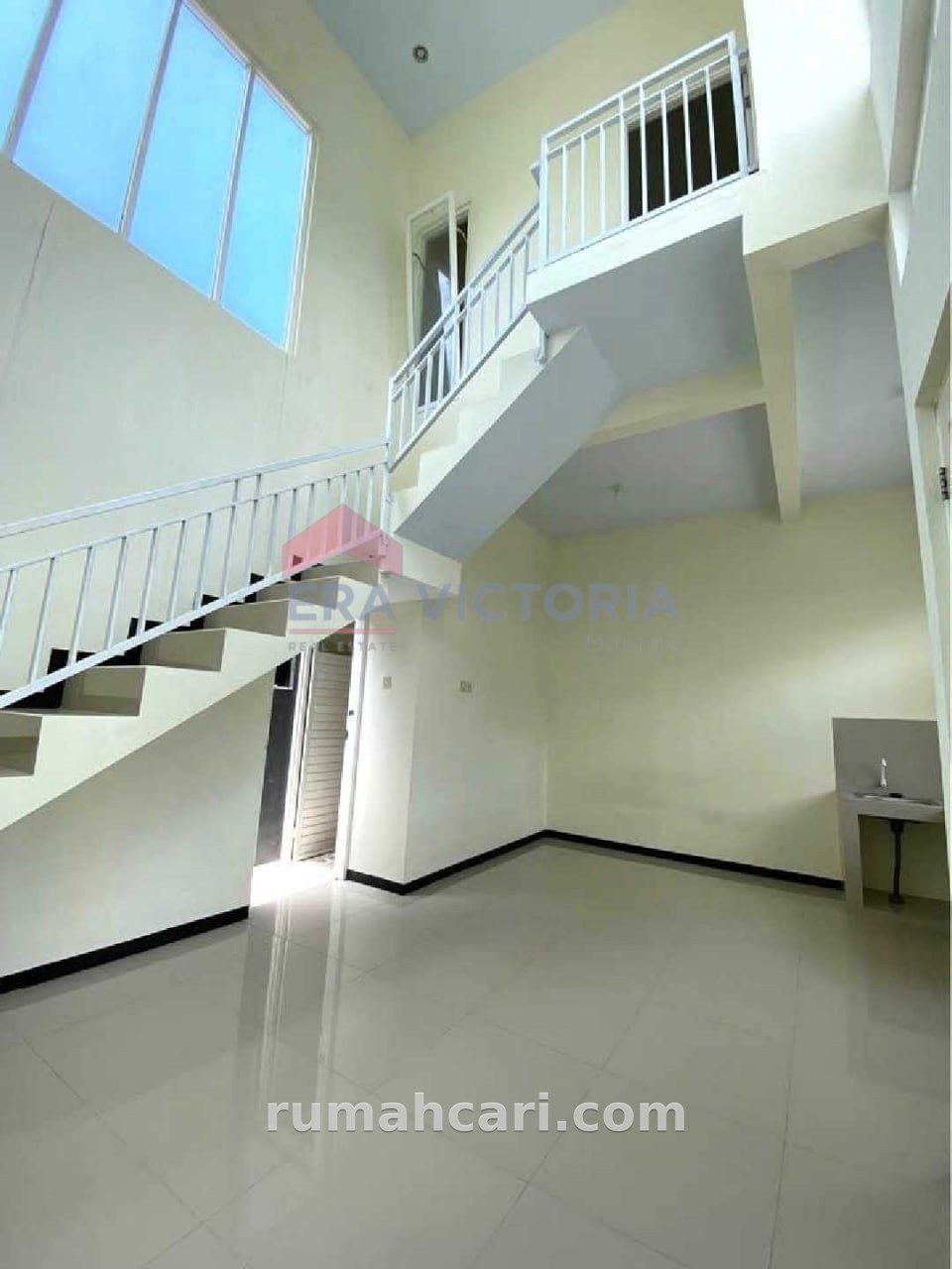 Rumah 2lt SHM dekat kampus dan cafe, one gate system - foto 7