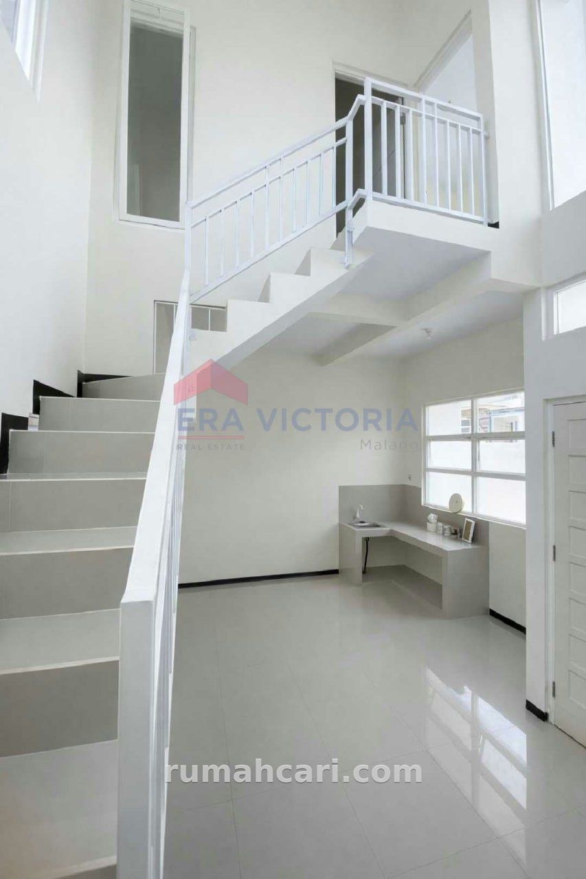 Rumah 2lt SHM dekat kampus dan cafe, one gate system - foto 8