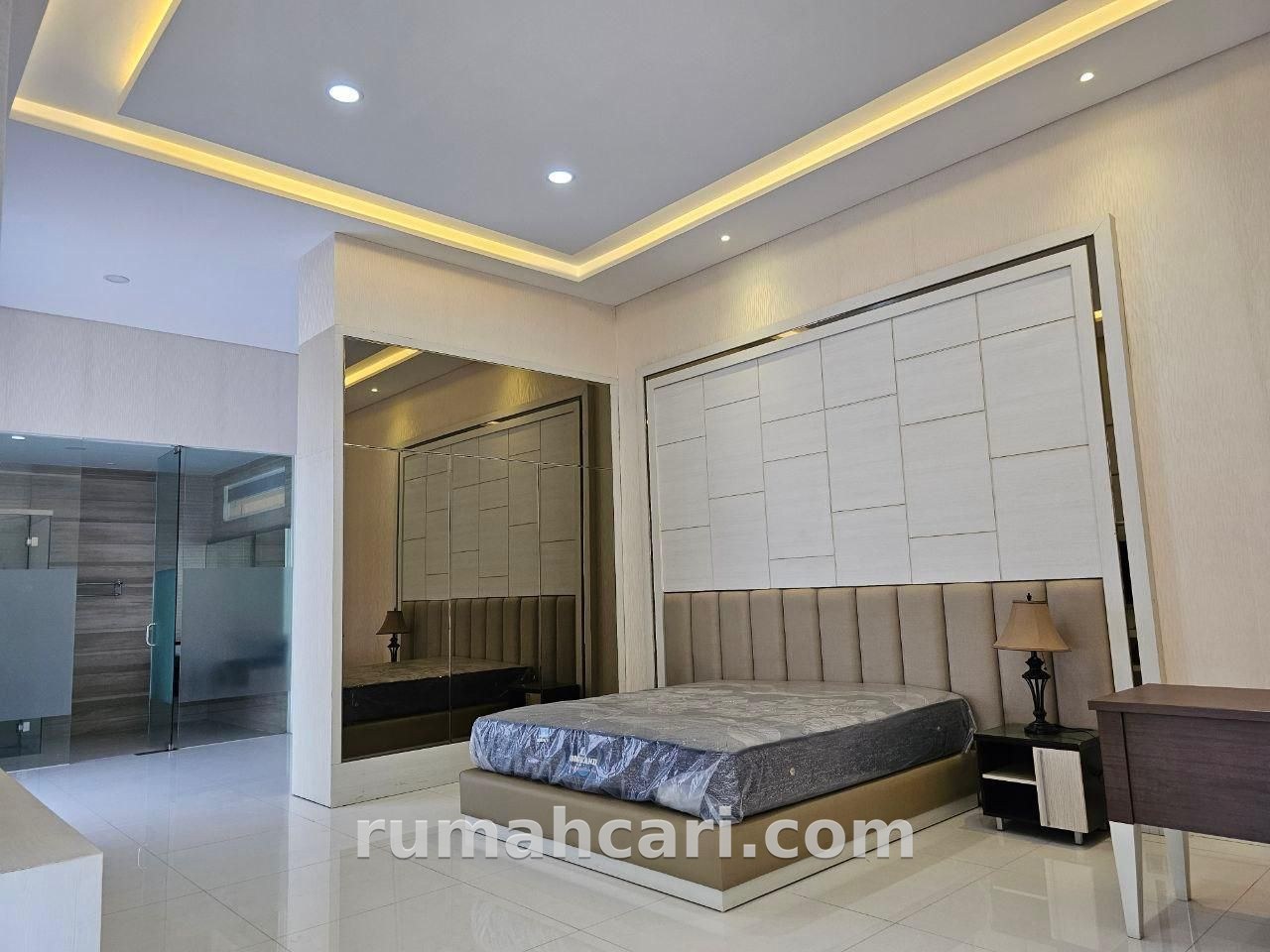 Rumah 3 Lantai di ISDI Malang – 403 m², Garasi 4 Mobil, Rooftop City View - foto 5