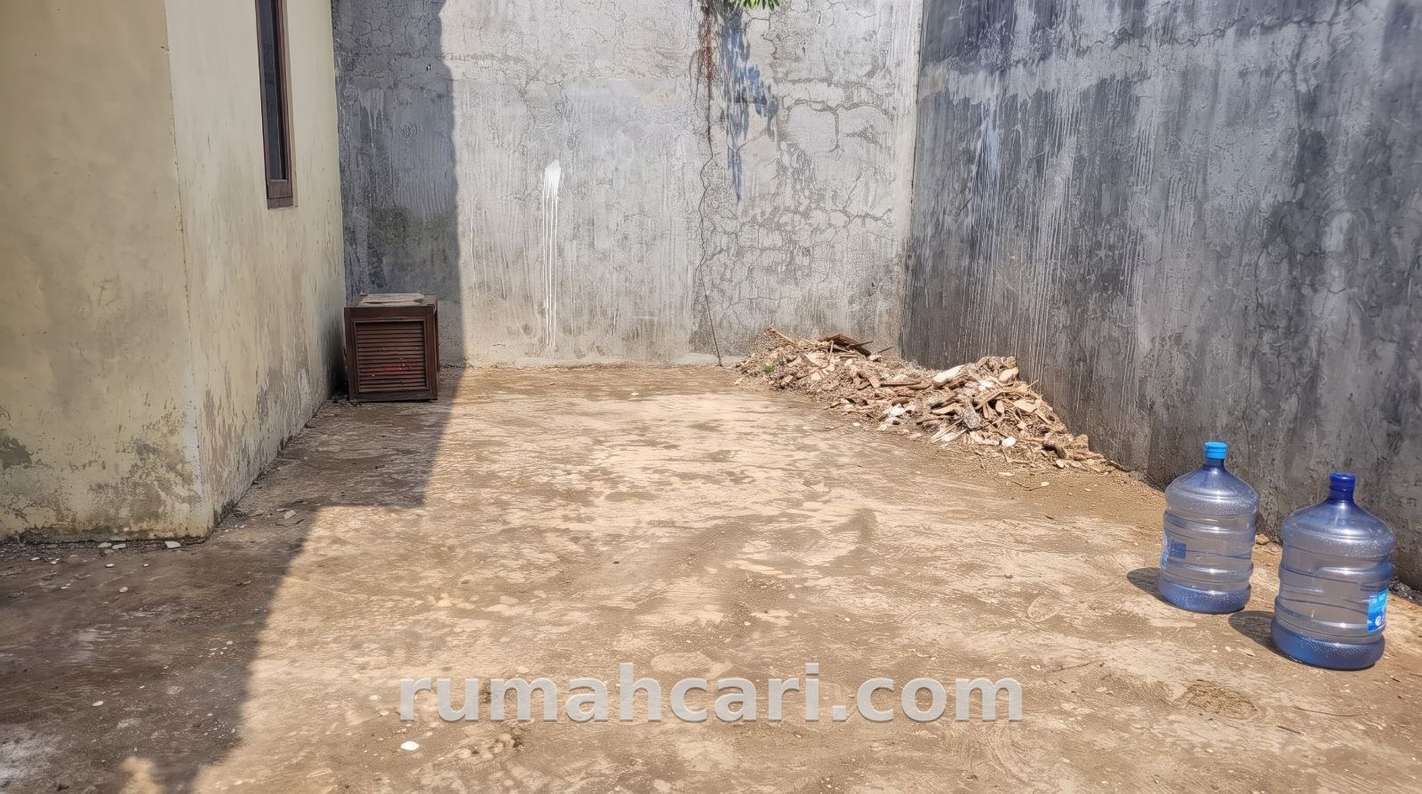 RUMAH DIJUAL TANAH STRATEGIS DI PERUM GRAHA DEWATA