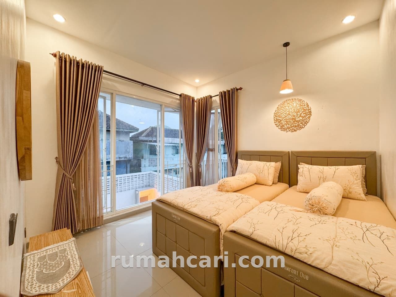 Rumah 3 Kamar Tidur 3 Kamar Mandi di Apple 8 Residence Bumiaji Kota Batu, LT 121 m² LB 165 m² SHM - foto 5
