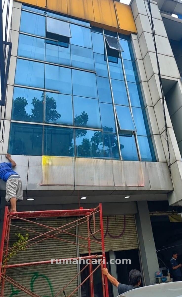 Ruko Strategis 3.5 Lantai di Bintaro Utama 3 Sektor 3, Cocok untuk Berbagai Usaha