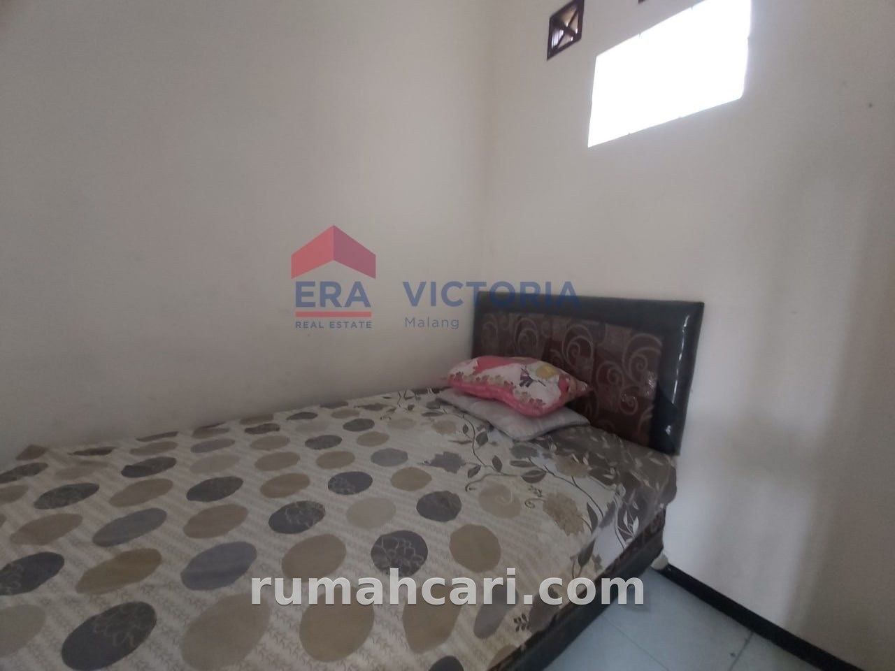 Villa 2 Lantai Terawat – 3 Kamar Tidur, Area Batu - foto 4