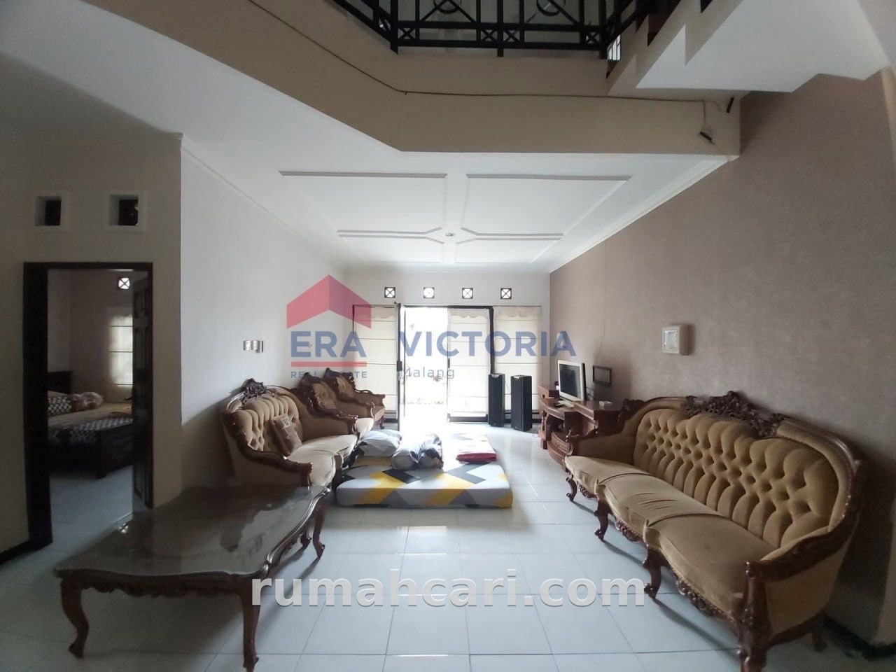 Villa 2 Lantai Terawat – 3 Kamar Tidur, Area Batu - foto 8